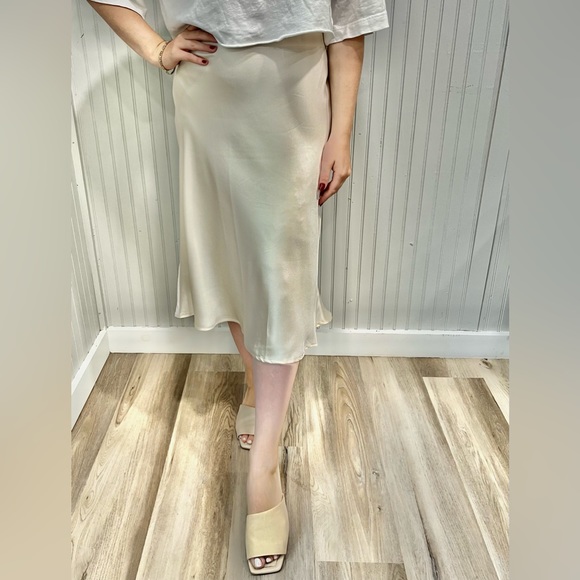Beige Midi Slip skirt - Picture 3 of 4